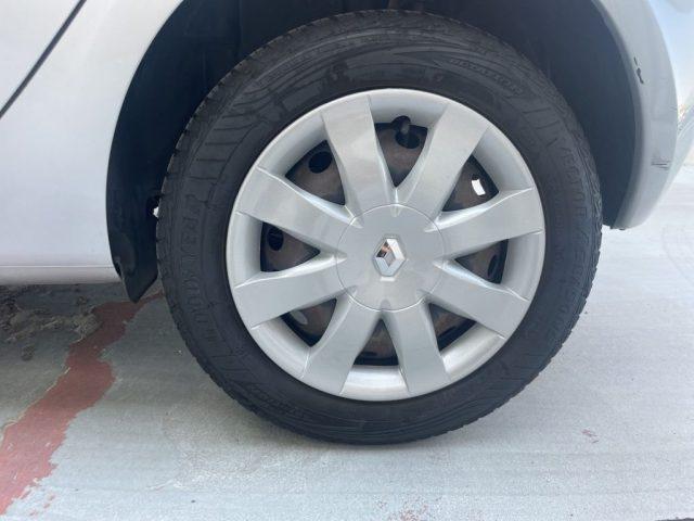 RENAULT Clio 1.2 BENZ 75 CV 16V 5 porte ADATTA A NEOPATENTATI
