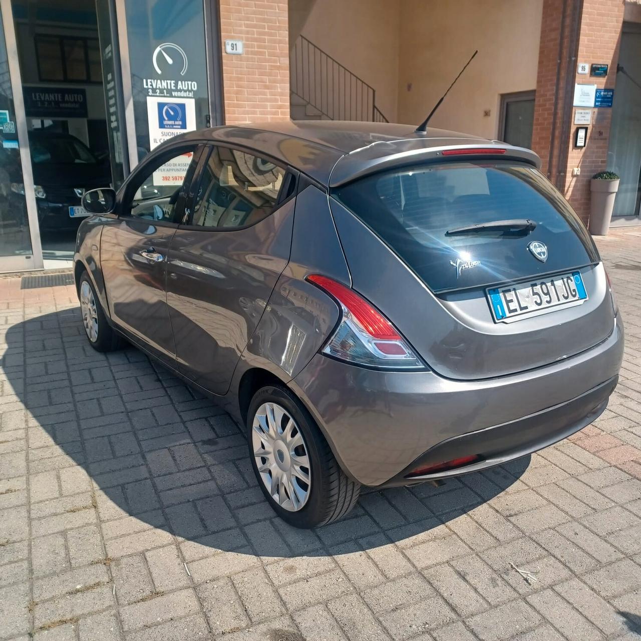 LANCIA YPSILON 1.2 FIRE NEOPATENTATI