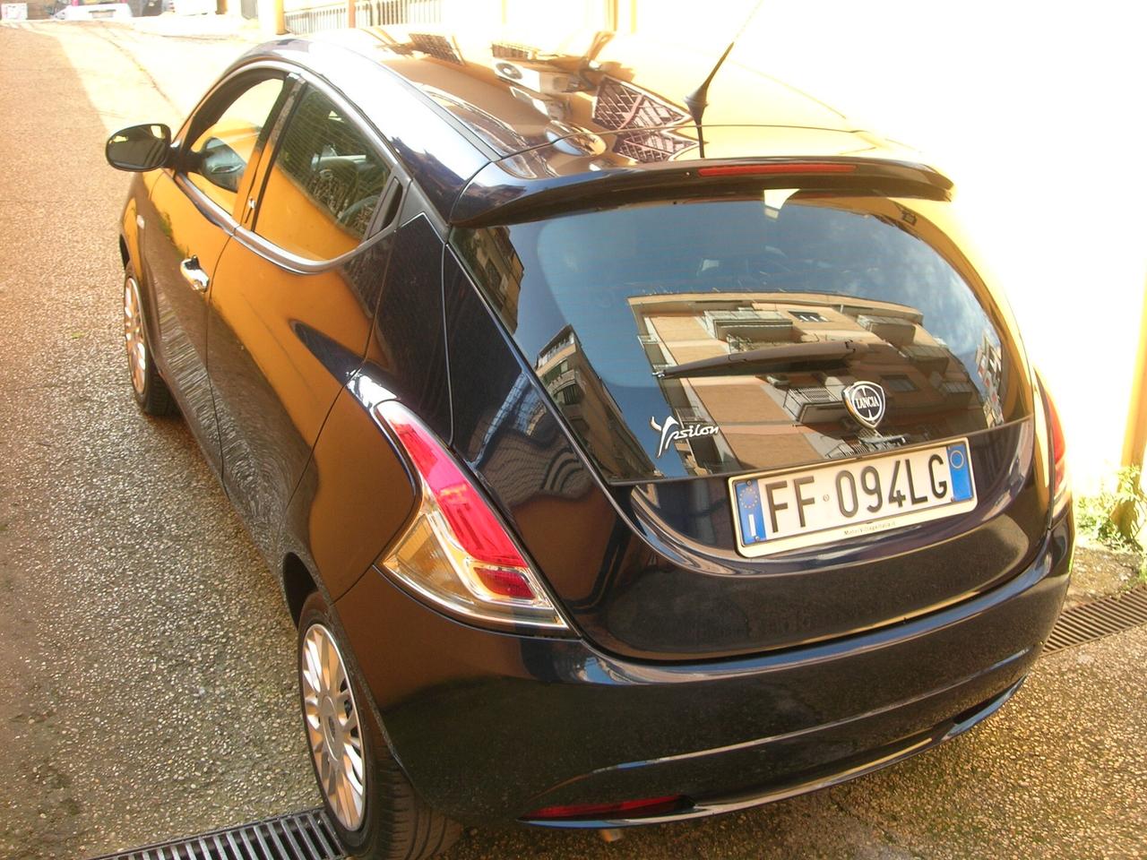 Lancia Ypsilon 1.2 69 CV 5 porte Silver