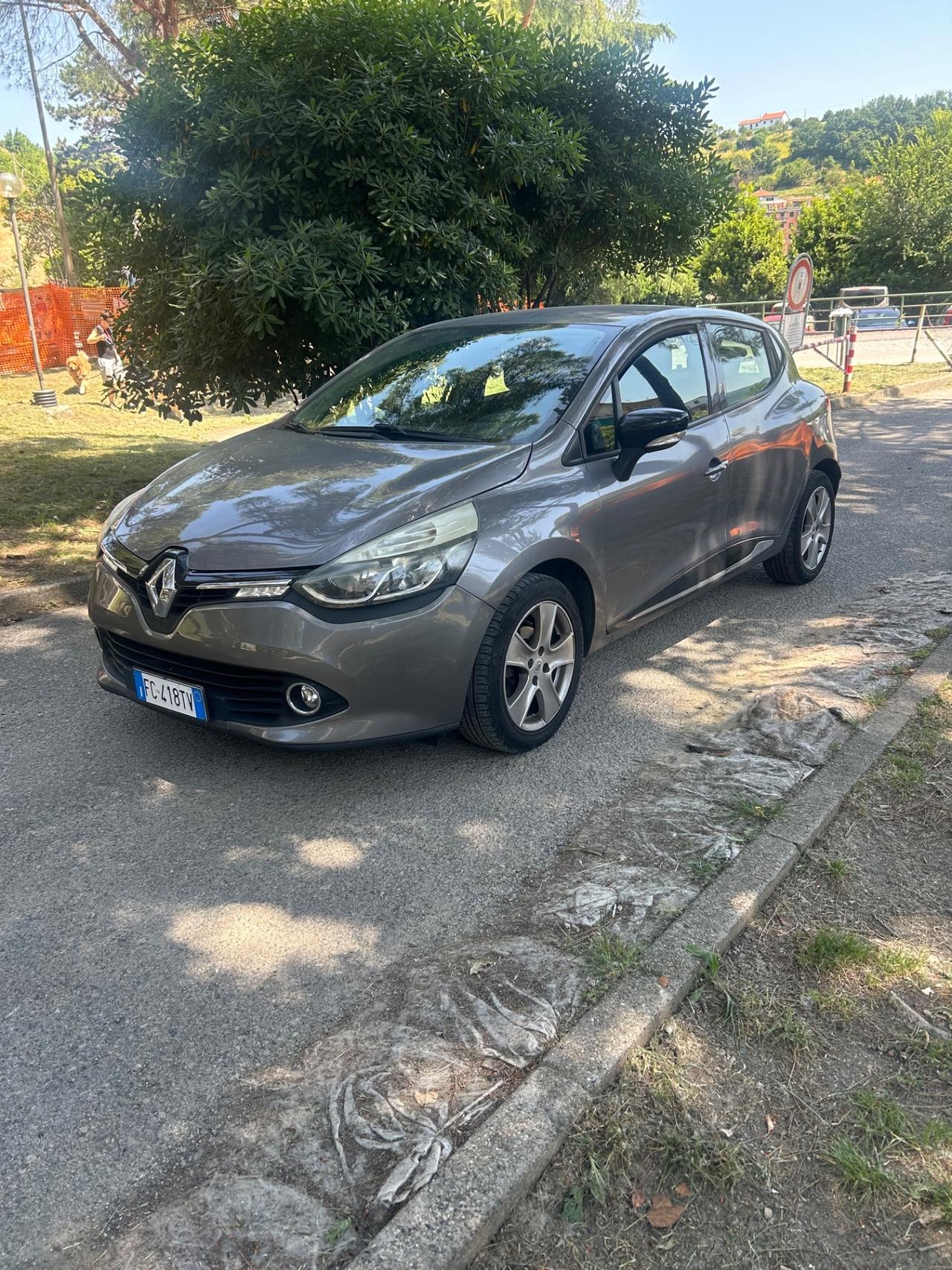 Renault Clio 1.2 75 CV 5 porte Duel