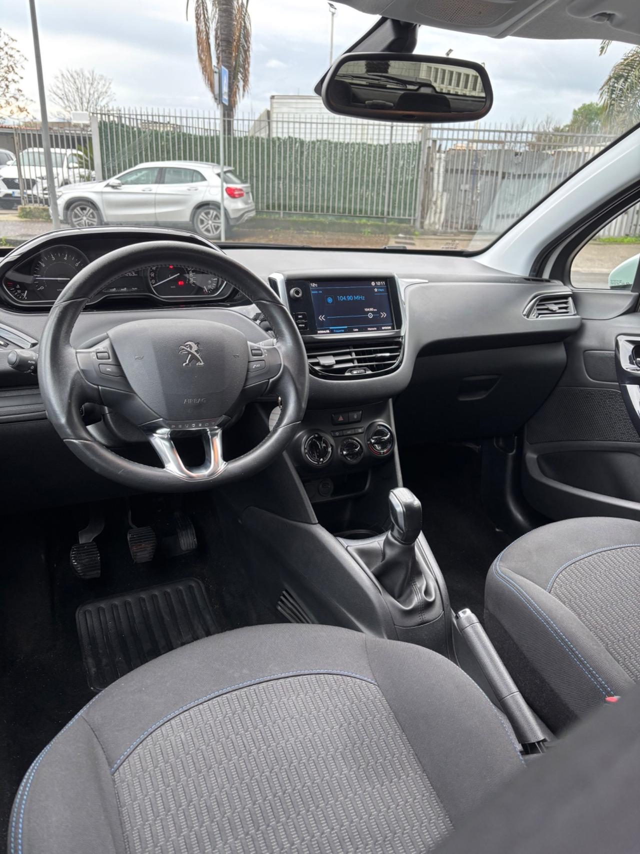 Peugeot 208 PureTech 82 5 porte Allure