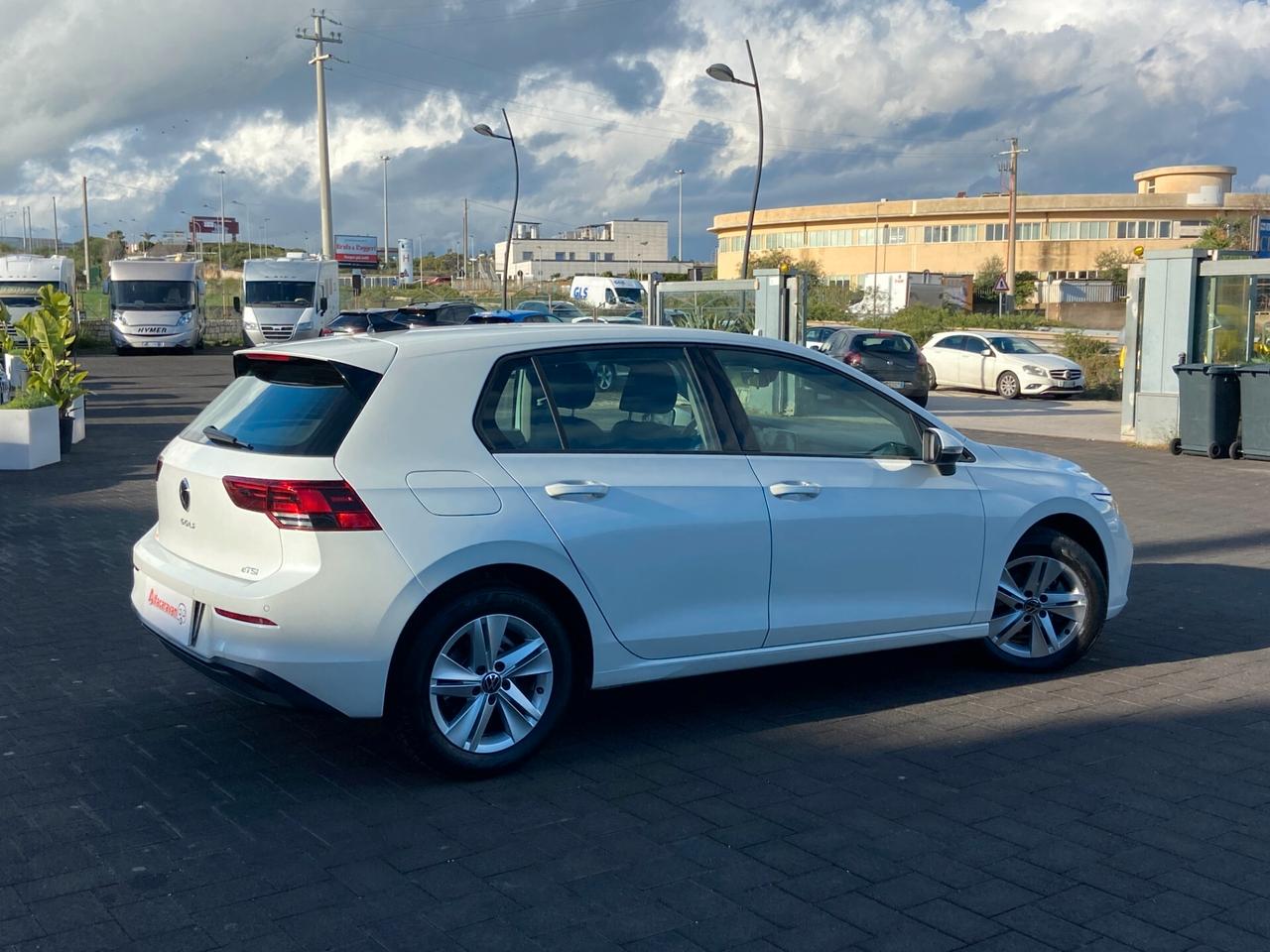 Volkswagen Golf VIII 2020 1.0 eTSI evo Life 110cv dsg