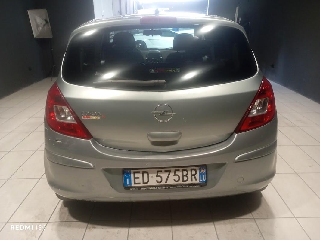Opel Corsa del 2010 1200 benzina 110.000 km