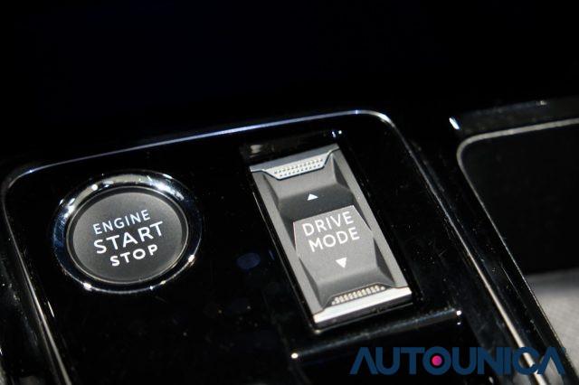 PEUGEOT 3008 HYBRID4 300 E-EAT8 ALLURE PACK