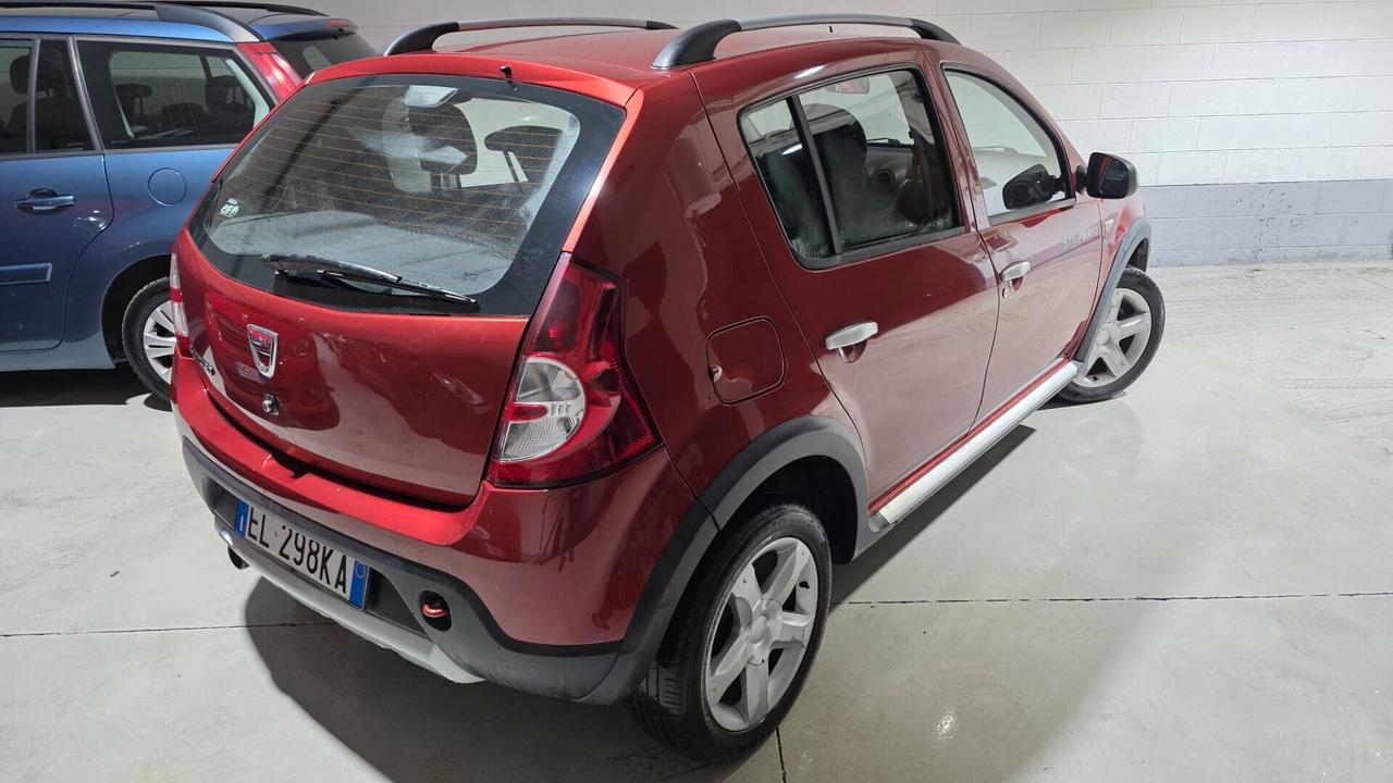 Dacia Sandero Stepway 1.6 8V GPL 85CV NEOPATENTATI