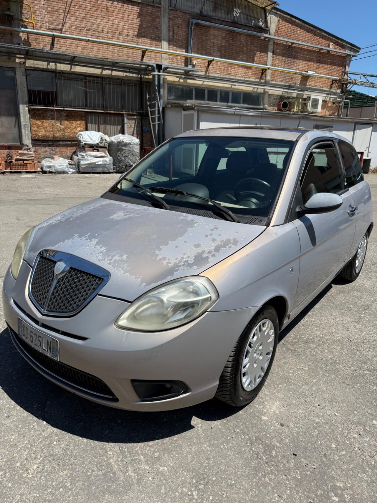 Lancia Ypsilon 1.4 Argento