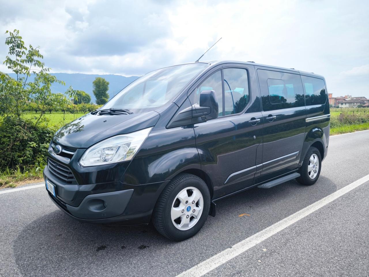 FORD TOURNEO CUSTOM 2,2 TDCI 155CV- TITANIUM- 8 POSTI