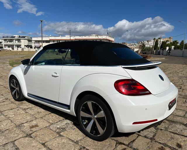 VOLKSWAGEN Maggiolino Cabrio 1.4 TSI DSG Sport 60's (Fender/LED/Auto)