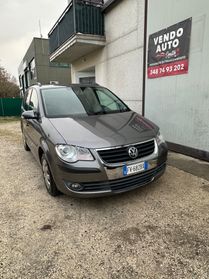 Volkswagen Touran 1.5 TSI ACT Business BlueMotion Technology