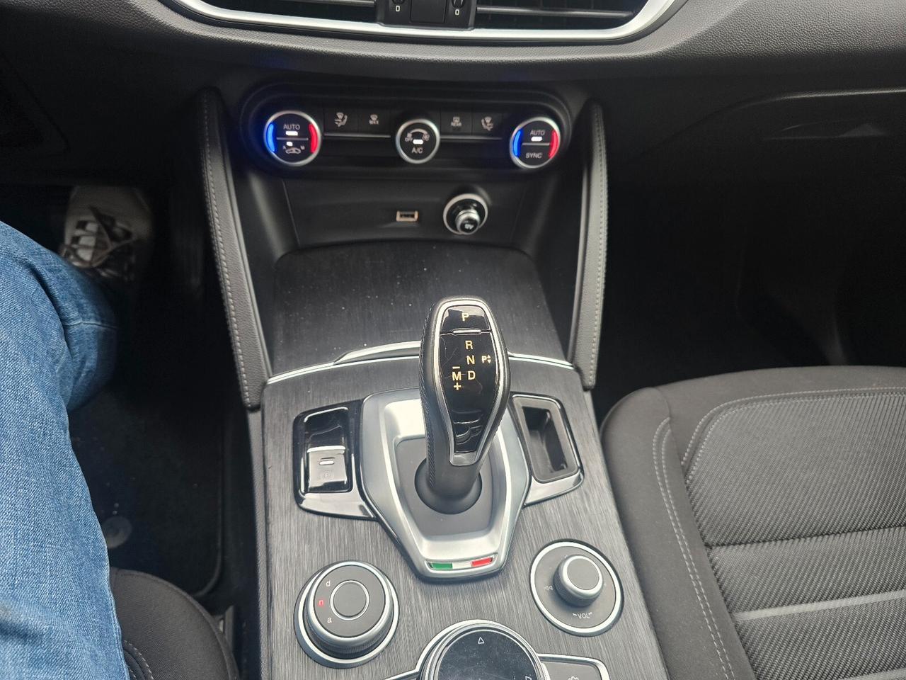 Alfa Romeo Stelvio 2.2 Turbodiesel 160 CV AT8 RWD Business