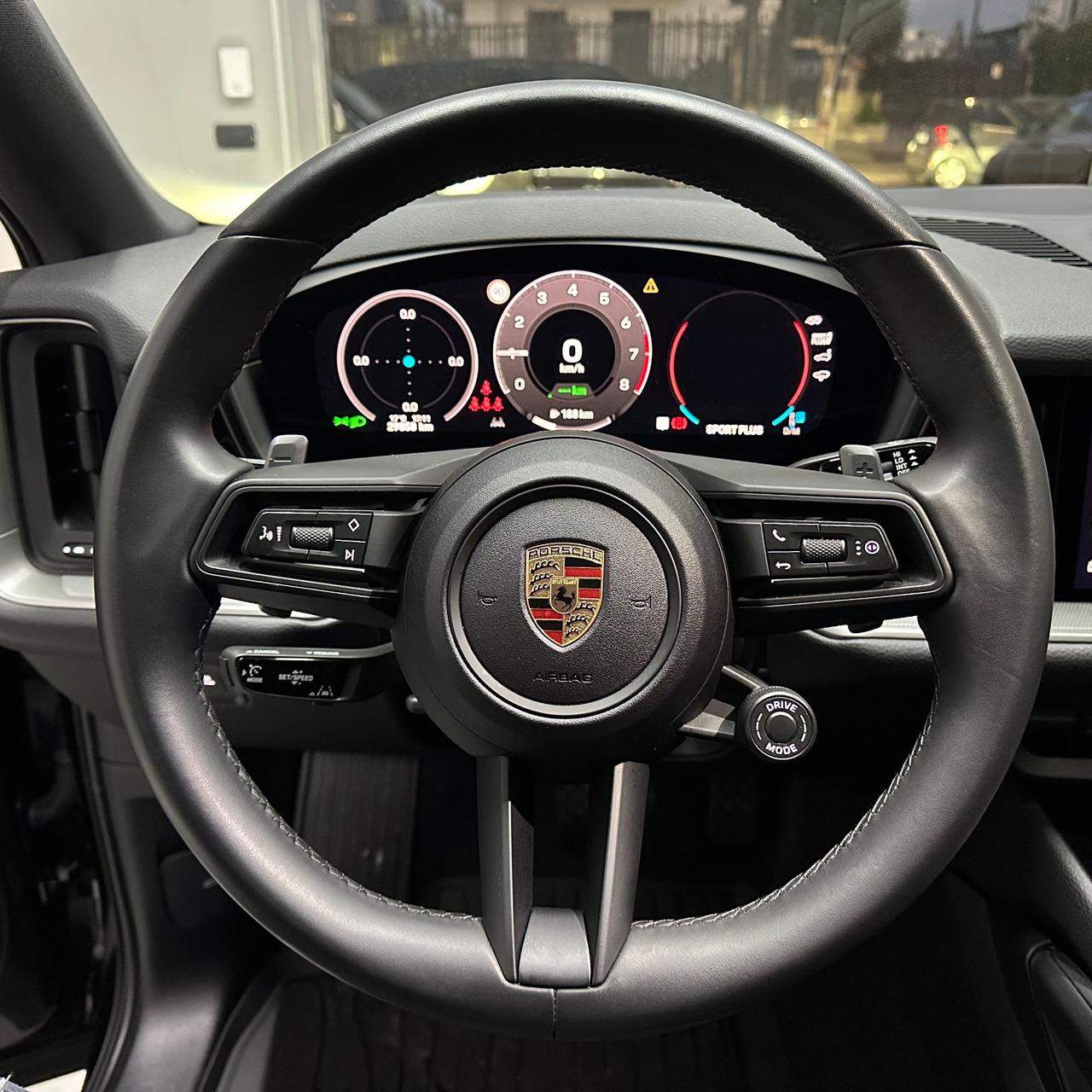 Porsche Cayenne Coupé 3.0 Hybrid plug-in Black Edition 470cv
