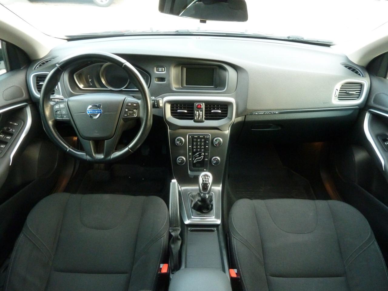 Volvo V40 Cross Country D2 1.6 Momentum
