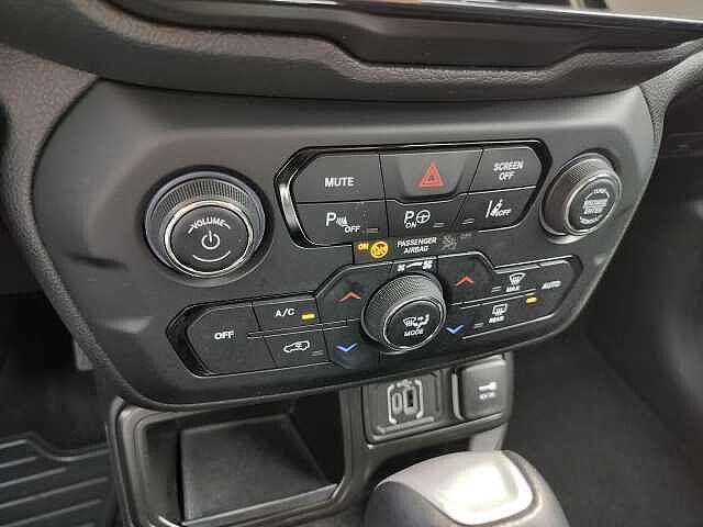 Jeep Renegade 1.5 Turbo T4 MHEV Summit