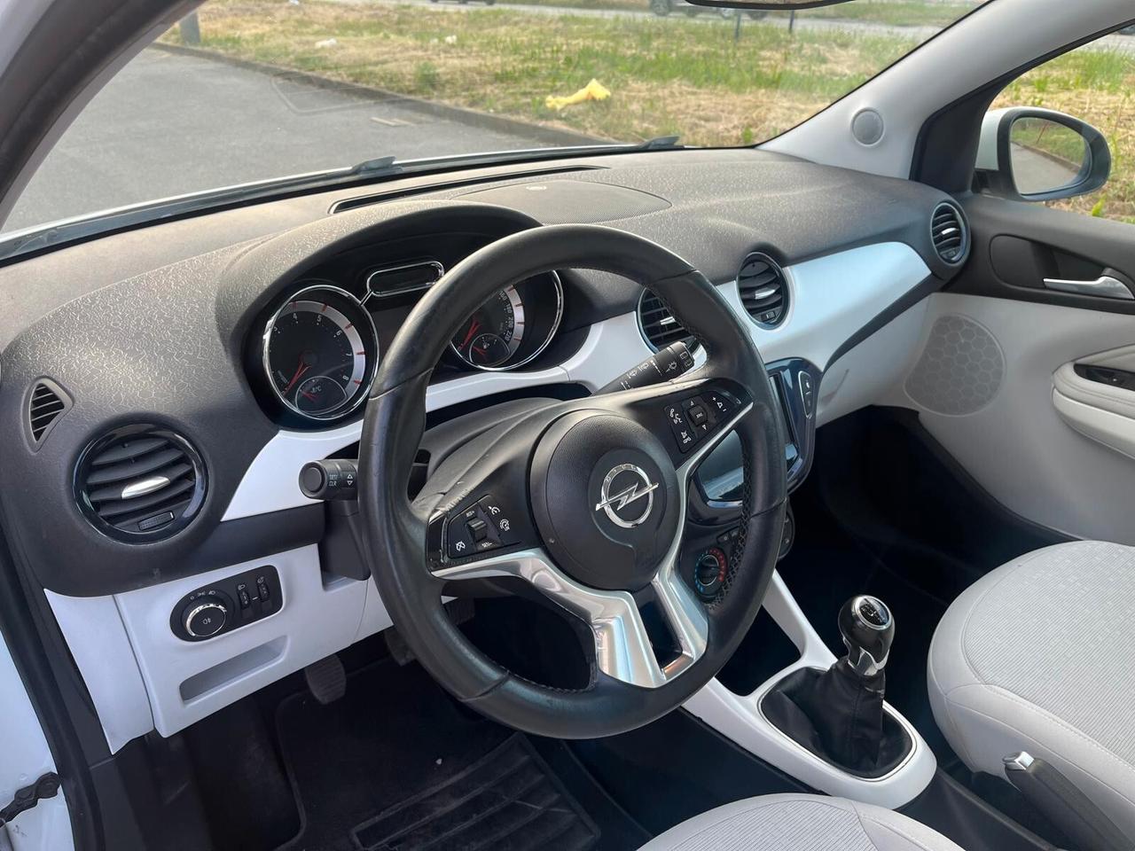 Opel Adam 1.2 70 CV