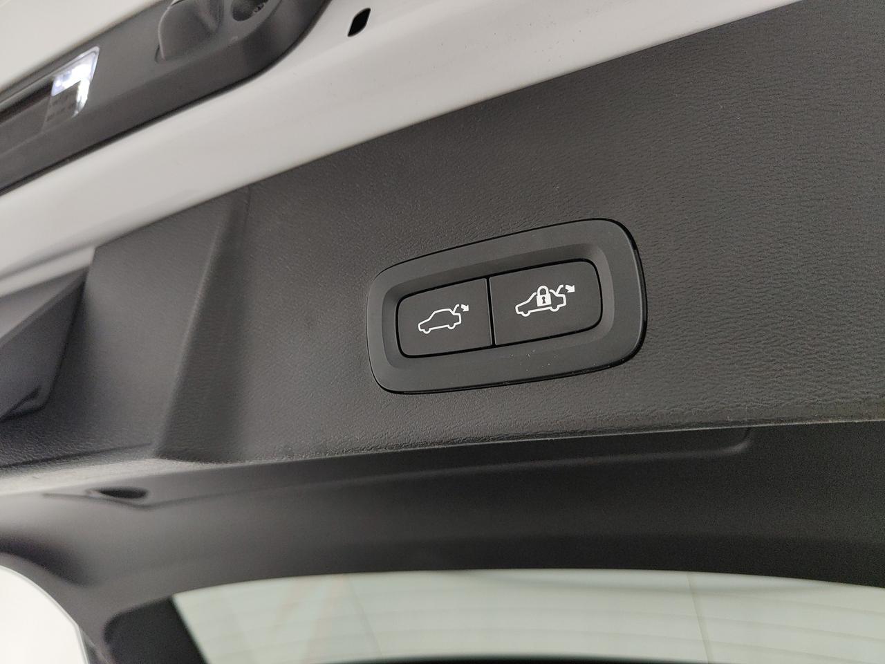 VOLVO XC40 1.5 t4 recharge phev Core auto