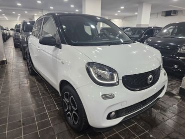 NUOVA SMART FORFOUR IDENTITY BLACK EDITION PASSION 0.9 BENZ 90CV TWINAMIC