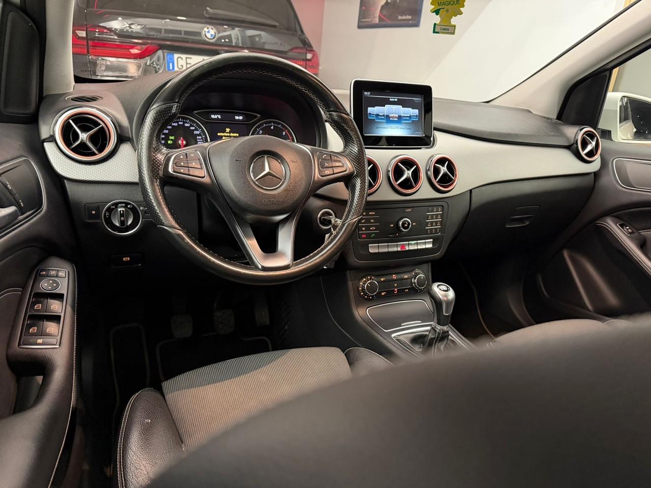Mercedes-benz B 180 d Premium