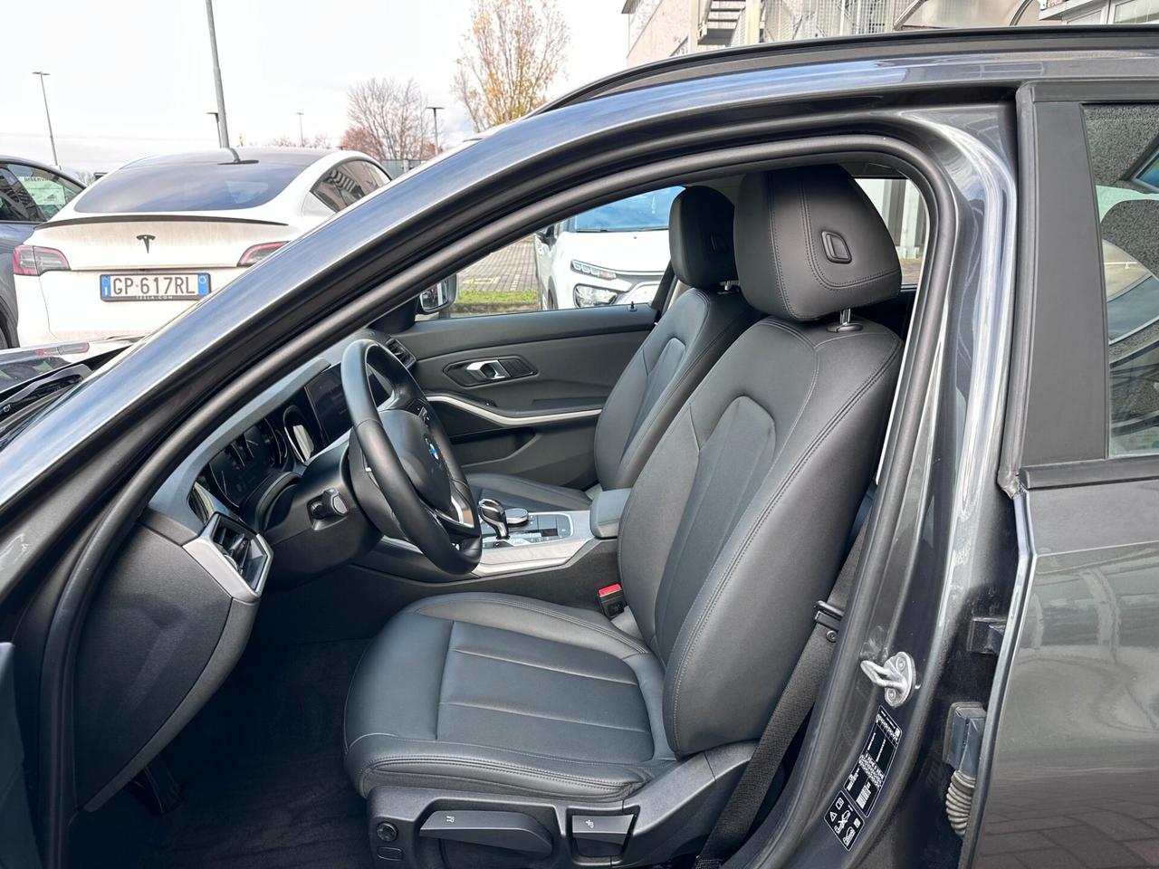 BMW 320d Touring xDrive AUTOMATICA EURO6D! PELLE!