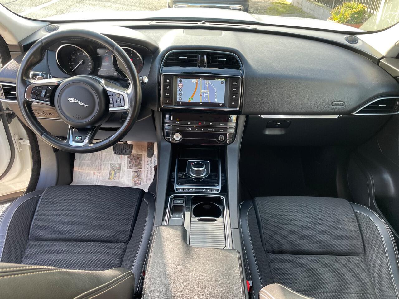 Jaguar F-Pace 2.0 D 240 CV AWD aut. R-Sport