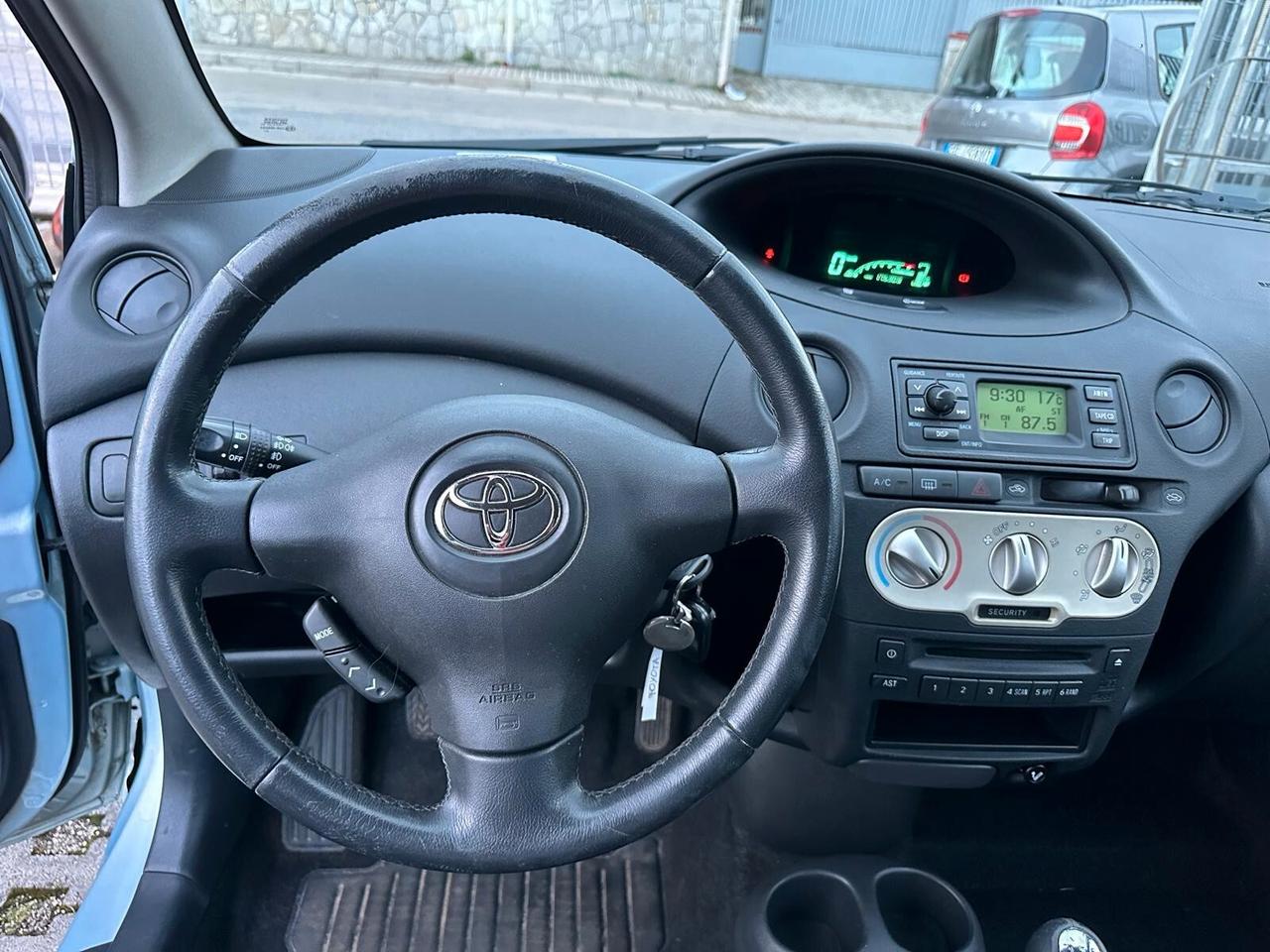 Toyota Yaris 1.0i 16V cat 5 porte Sol-2005