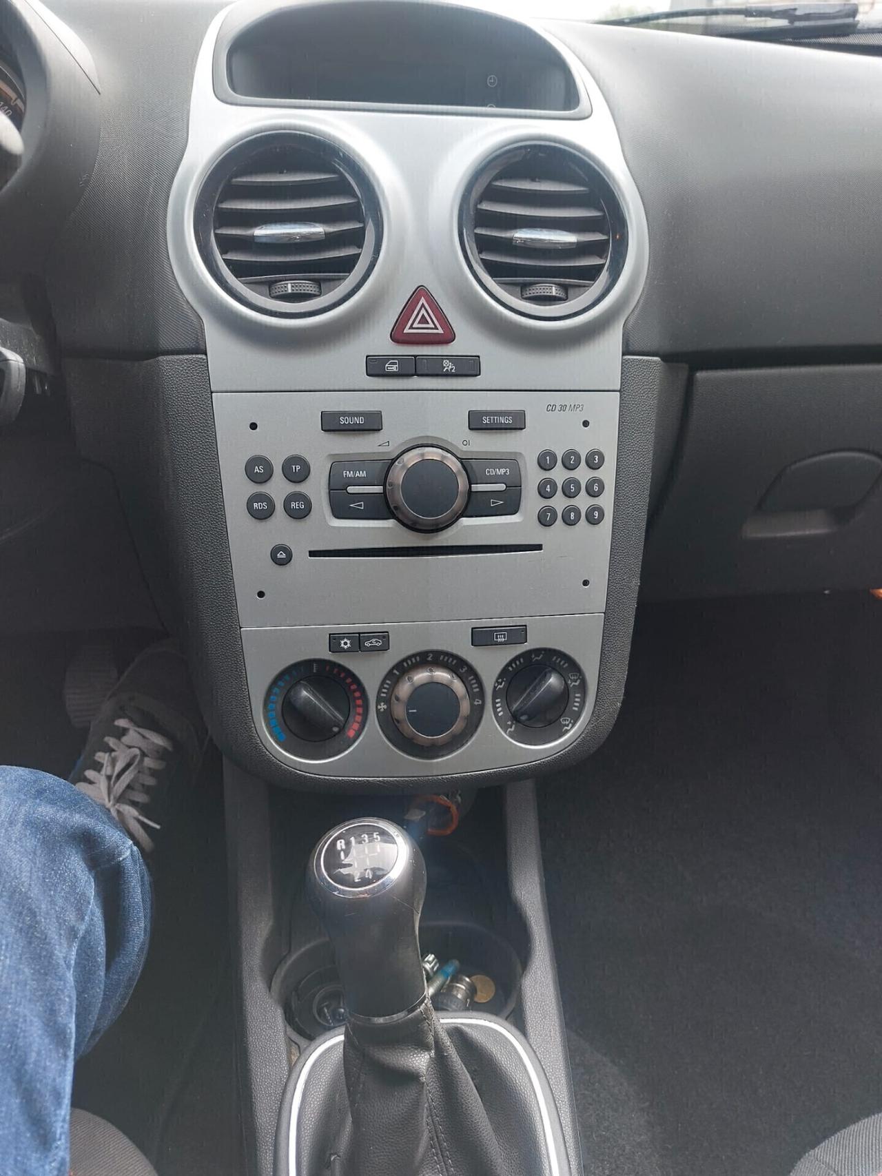 Opel Corsa 1.2 3 porte Sport