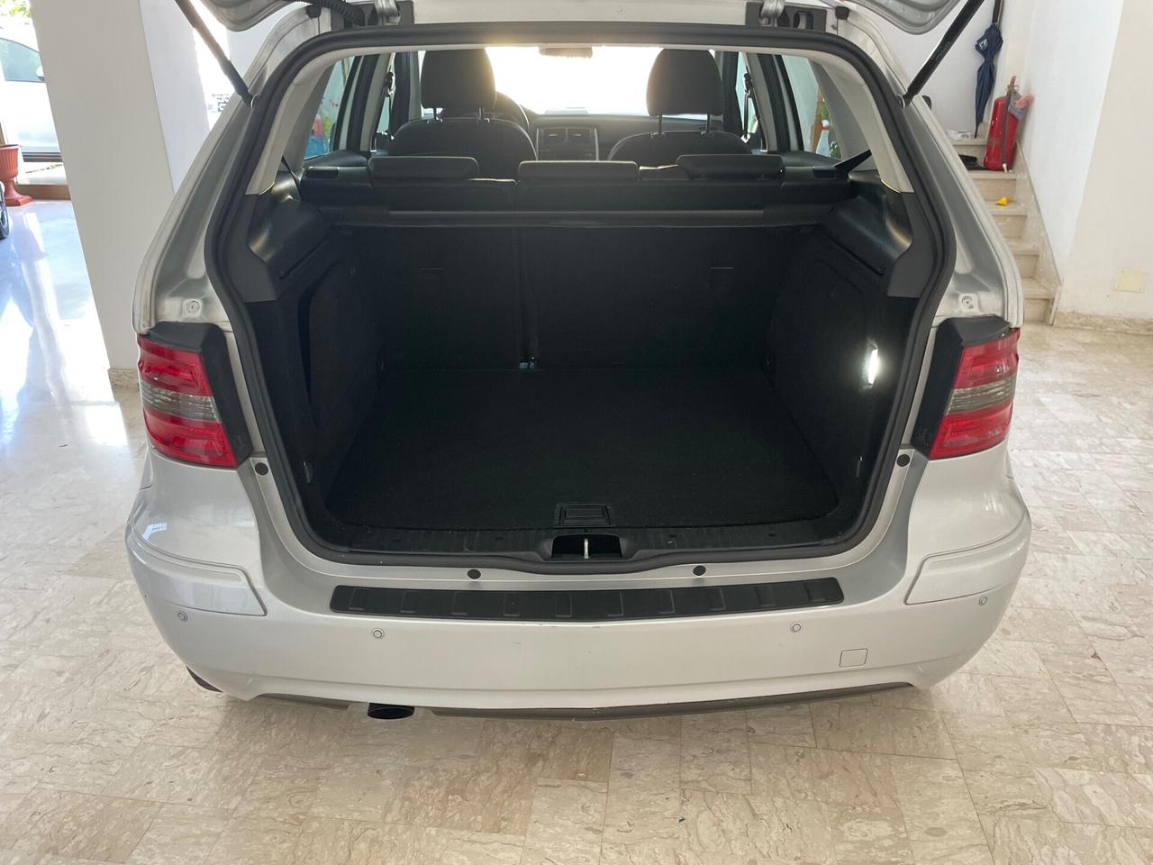 MERCEDES CLASSE B 180 116 CV "OK NEOPATENTATI"