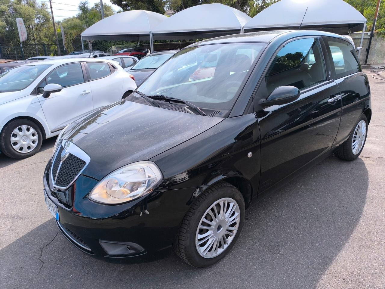 Lancia Ypsilon 1.3 MJT 75 CV Argento