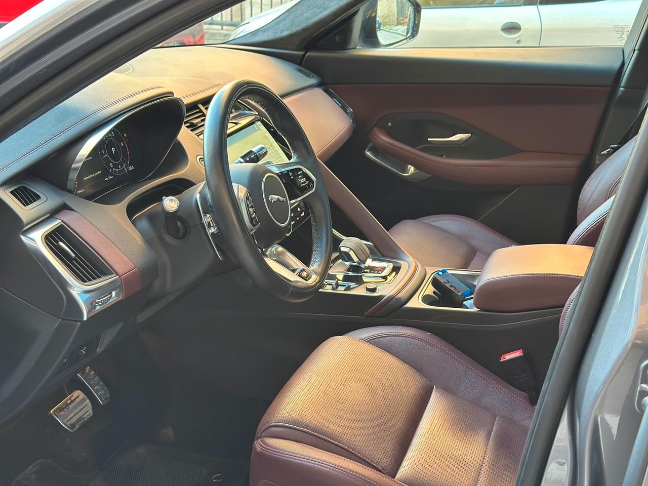 Jaguar E-Pace 2.0D 163CV AWD Auto R-Dynamic TETTO