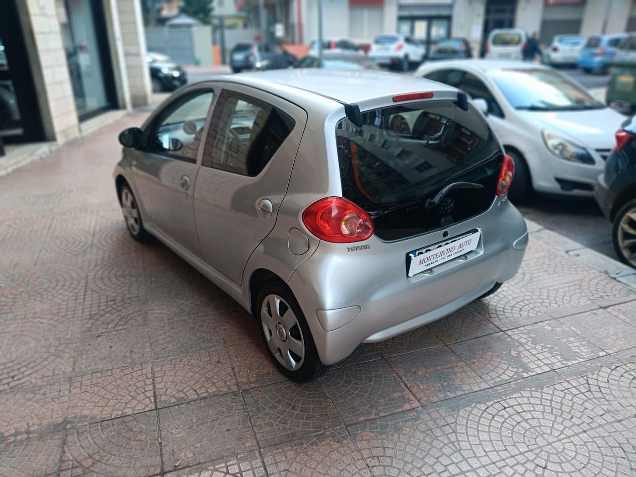 TOYOTA AYGO 1.0 5 PORTE-NEOPATENTATI-Euro 3990