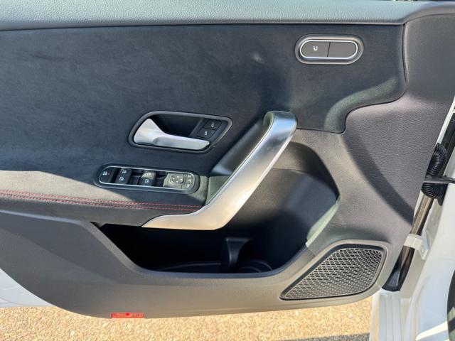 MERCEDES-BENZ A 180 Automatic AMG Line Premium