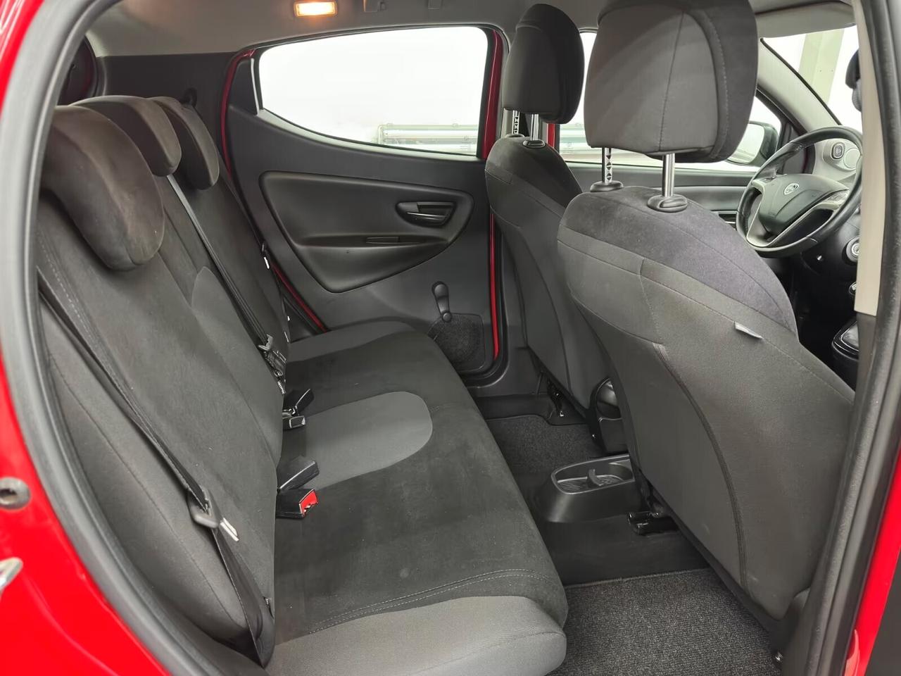 Lancia Ypsilon 1.2 69 CV 5 porte Platinum Ok neo patentati