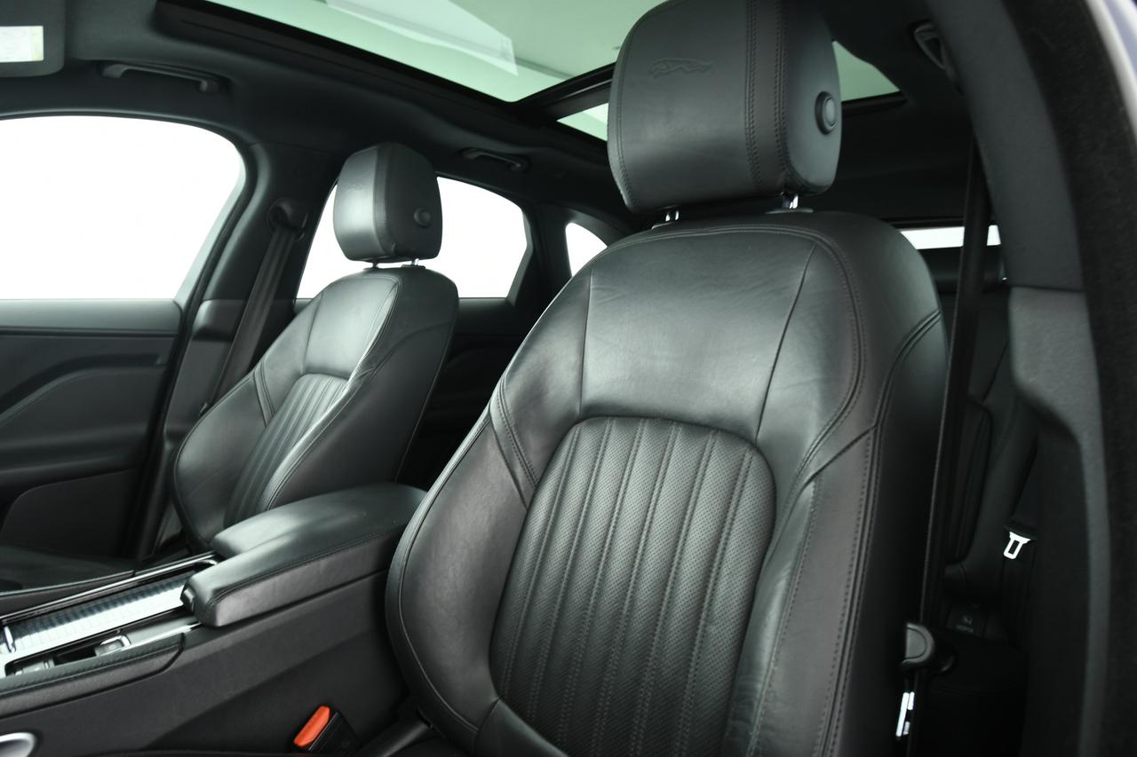 JAGUAR F-Pace 2.0d i4 Portfolio 180cv auto TETTO PANO+CAMERA+APP CONNECT