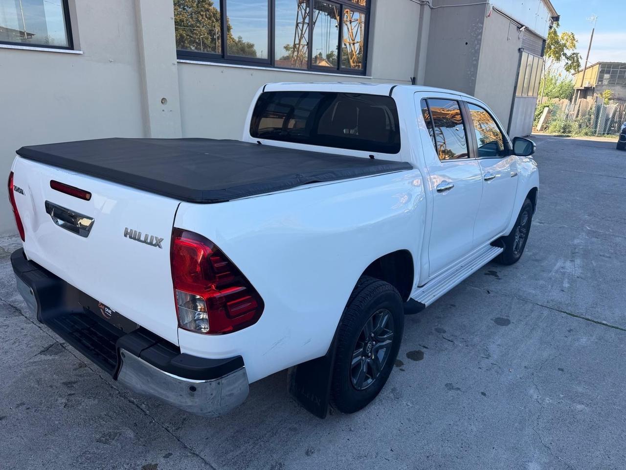 TOYOTA Hilux 2.4 D-4D 4WD 4 porte Double Cab Executive