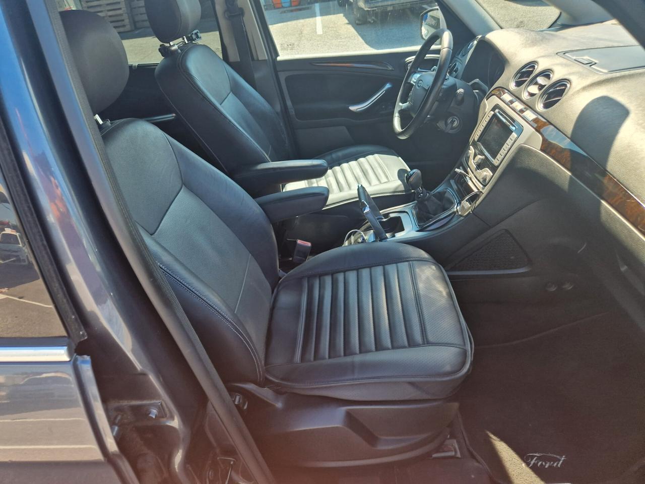 Ford Galaxy 2.0 TDCi 140 CV Ghia DPF