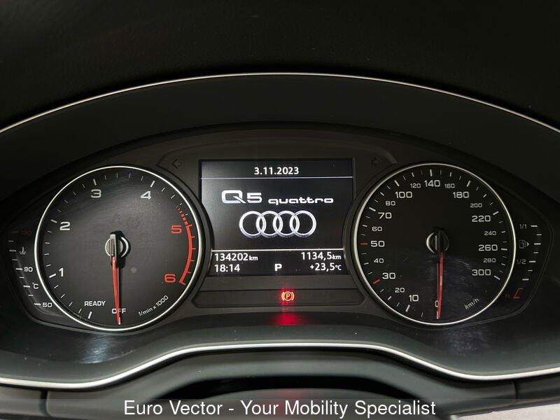 Audi Q5 2.0 TDI quattro S tronic Business