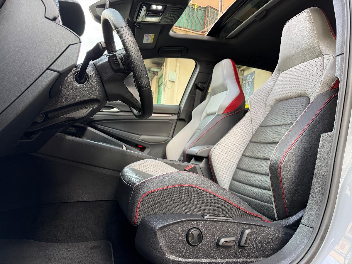 Volkswagen Golf 8 GTI 2.0 TSI 245 CV