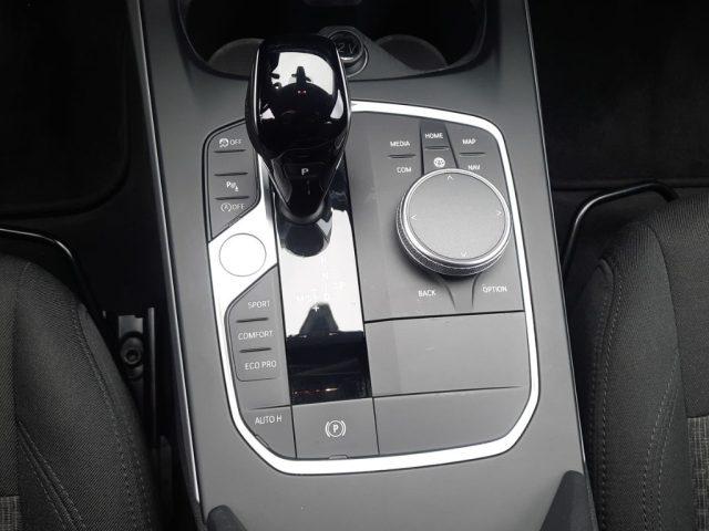 BMW 116 i 5p. Business Advantage Aut.