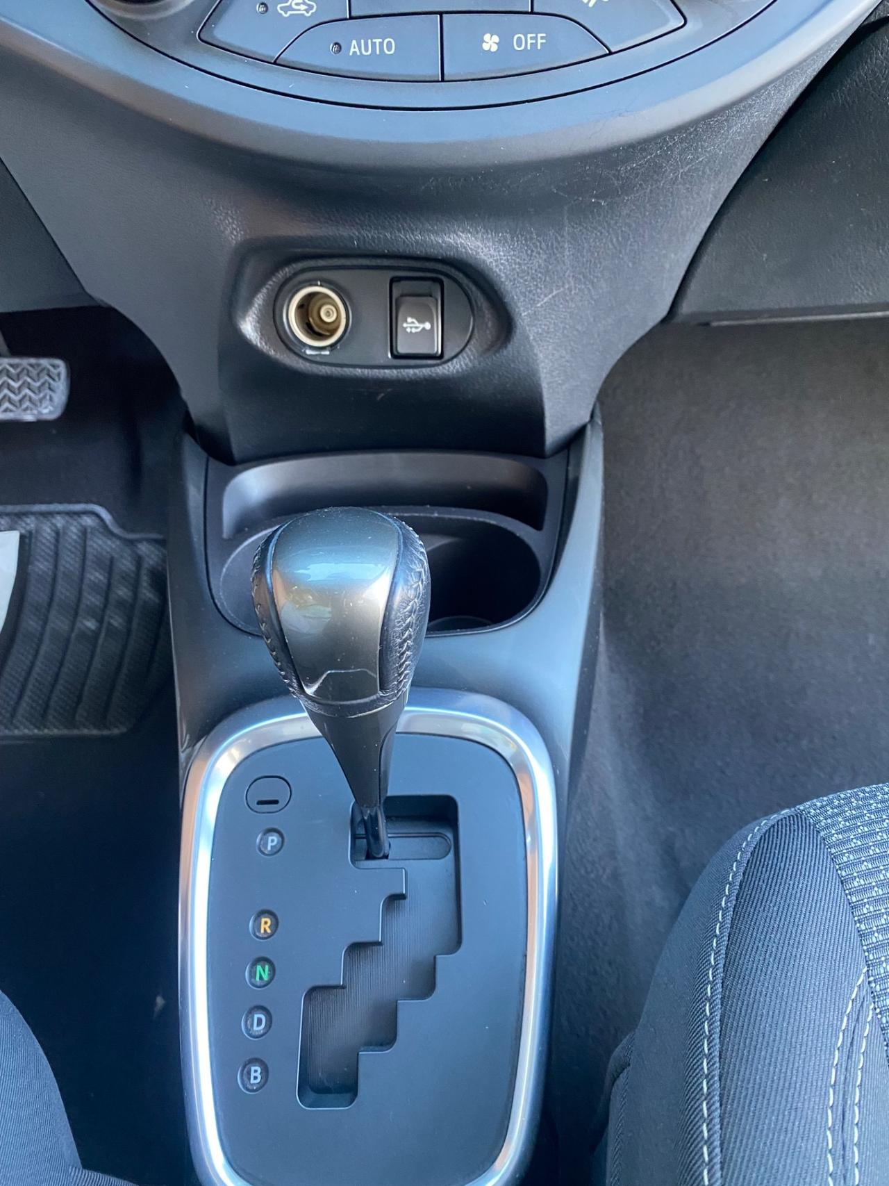 Toyota Yaris 1.5 Hybrid 5 porte Active NEOPATENTATI!!!