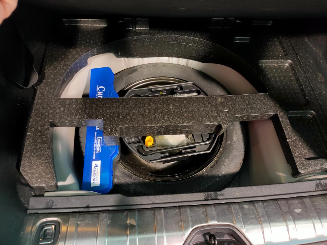 Peugeot 2008 1.6 e-HDi 92 CV Allure KM 95000