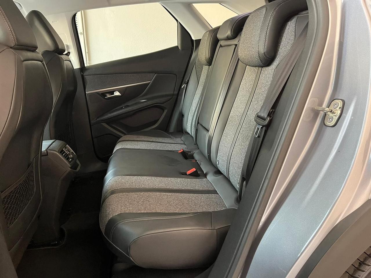 Peugeot 3008 BlueHDi 120 EAT6 Allure