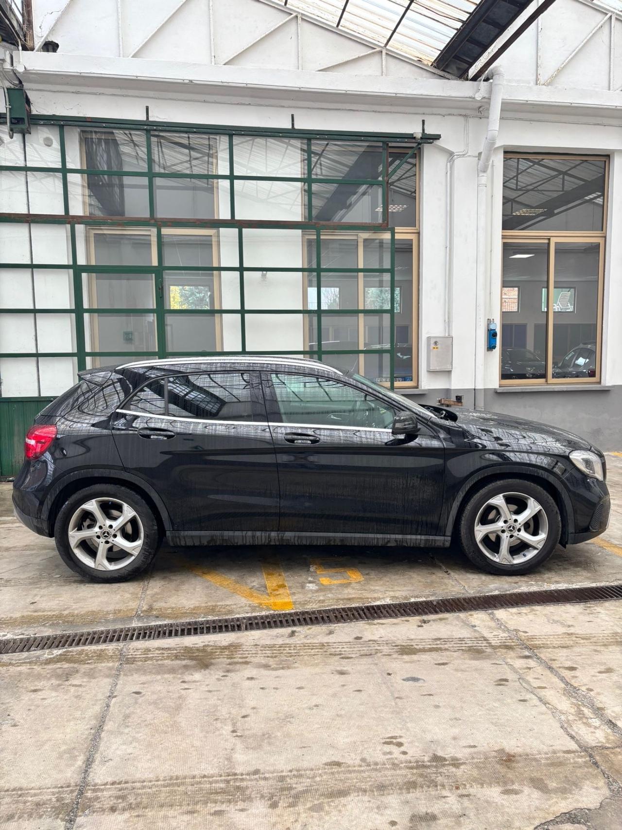 Mercedes-benz GLA 180 Premium