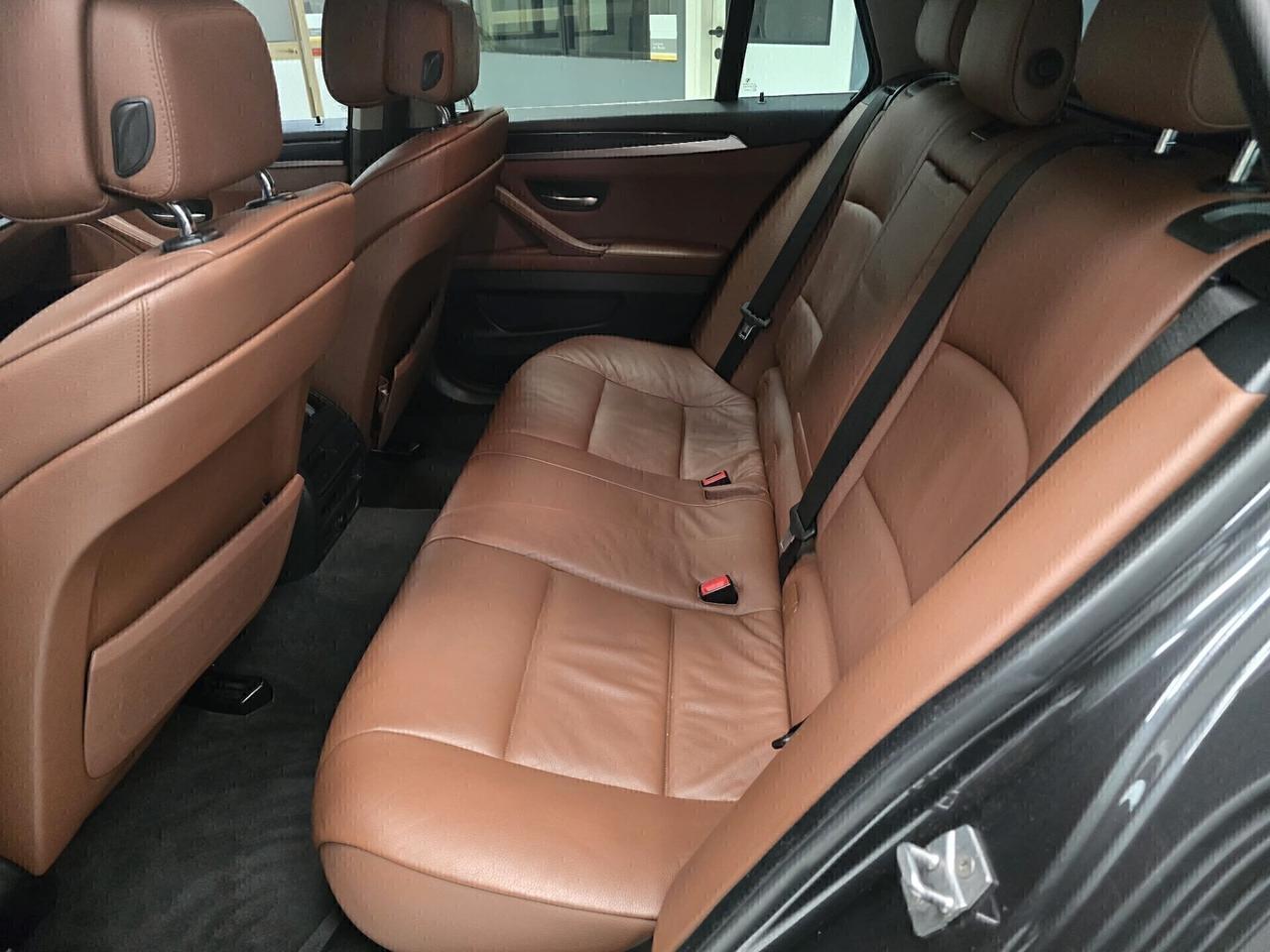 Bmw 530d Touring Business 245cv 2011