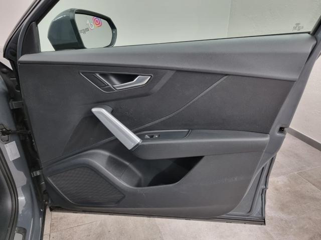 AUDI Q2 35 TFSI S tronic Identity Black