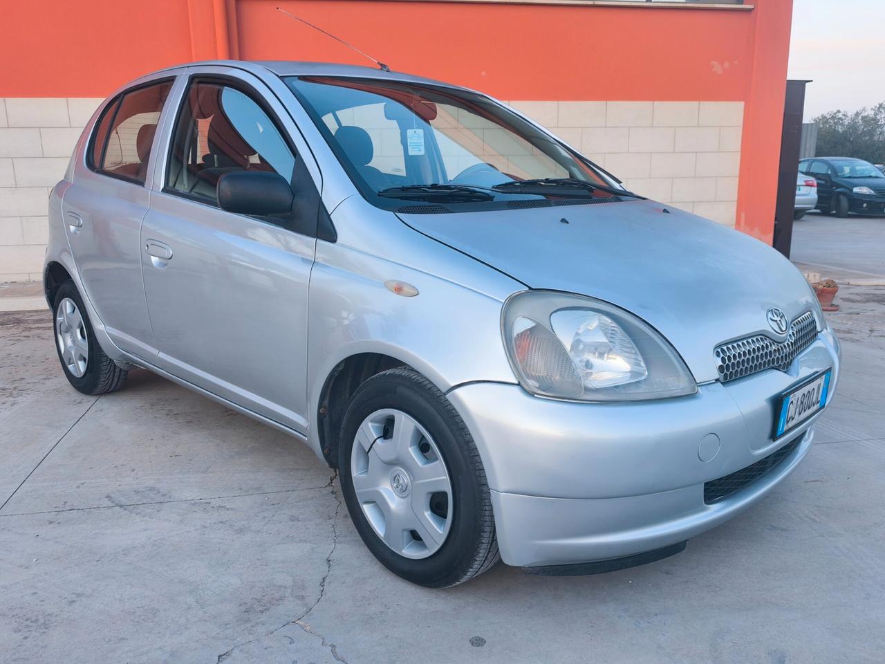 Toyota Yaris 1.0i 16V cat 5 porte