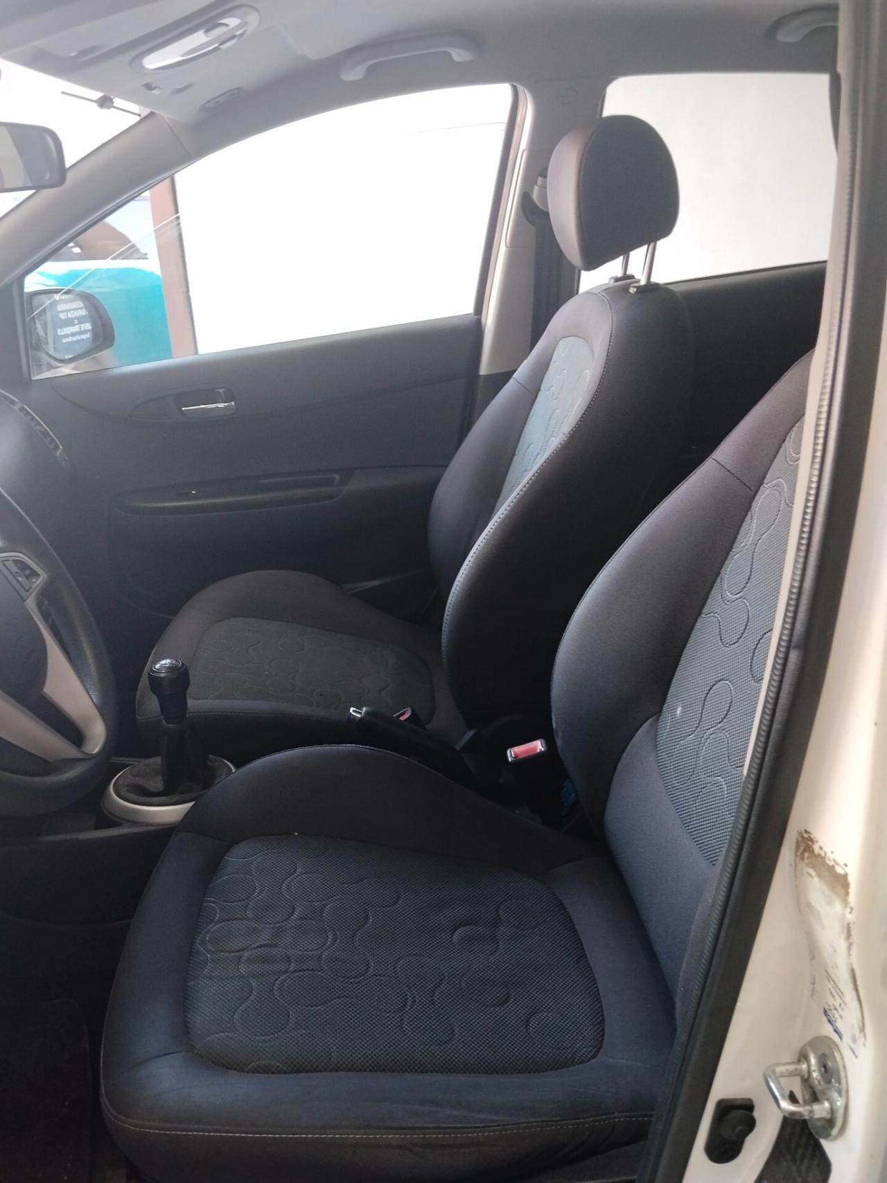 Hyundai i20 1.2 benzina 2010 CON GARANZIA