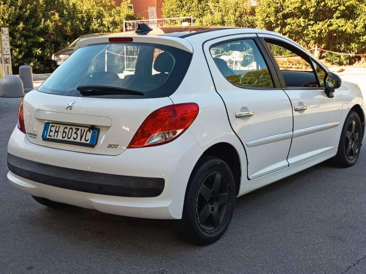 Peugeot 207 1.4 8V 75CV 5p. Energie