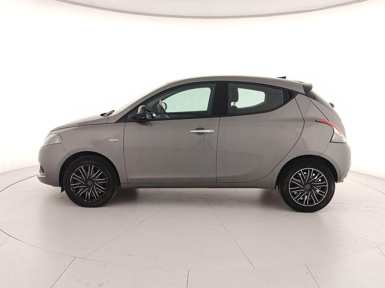 Lancia Ypsilon 1.0 FireFly 5 porte S&S Hybrid Platino