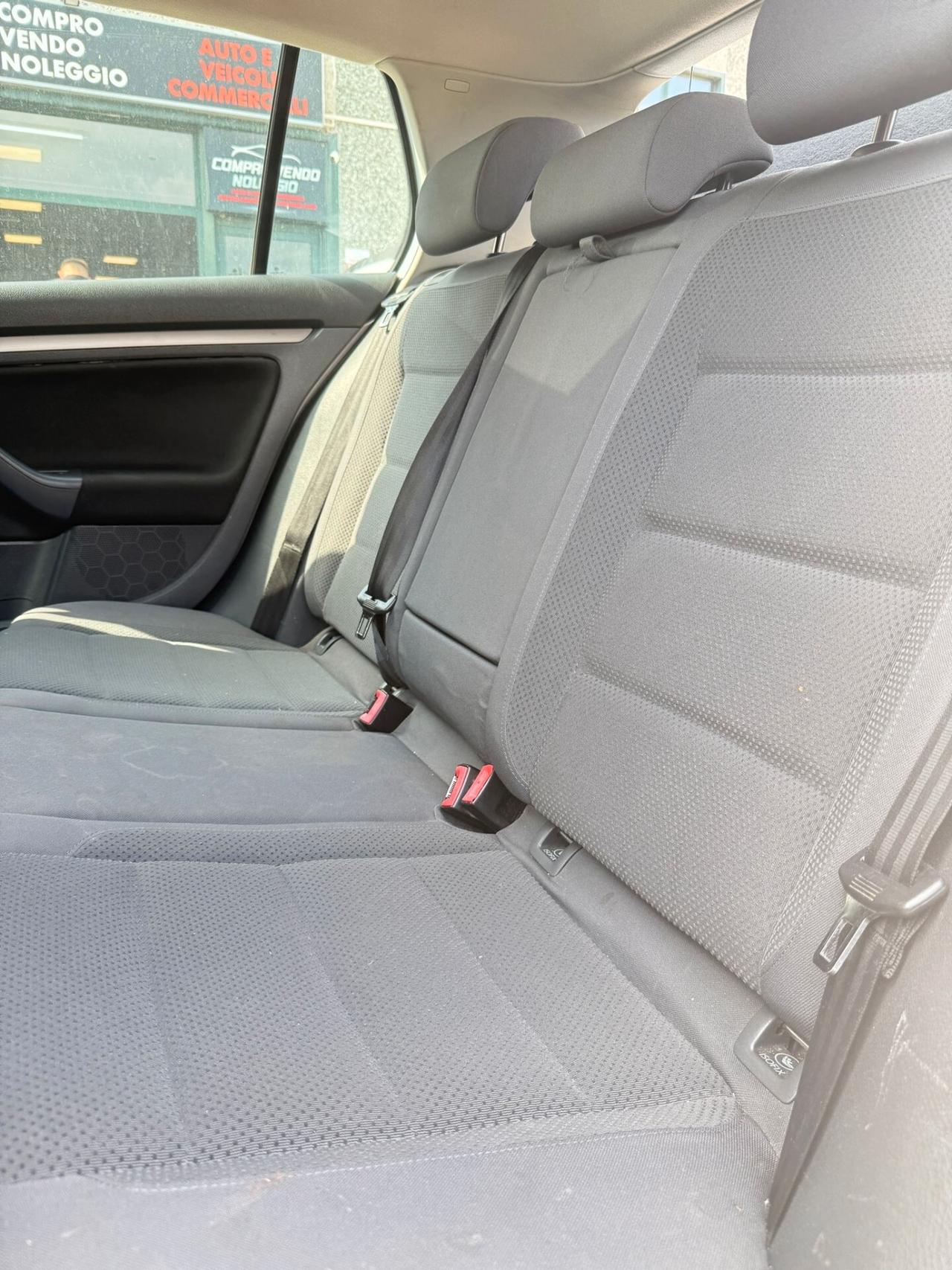 Volkswagen Golf 1.9 TDI 5P Sportline (77 KW)