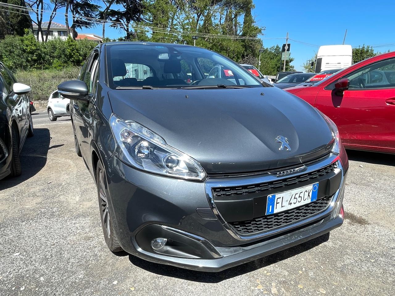 Peugeot 208 BlueHDi 5 porte Allure - navigatore- retrocamera