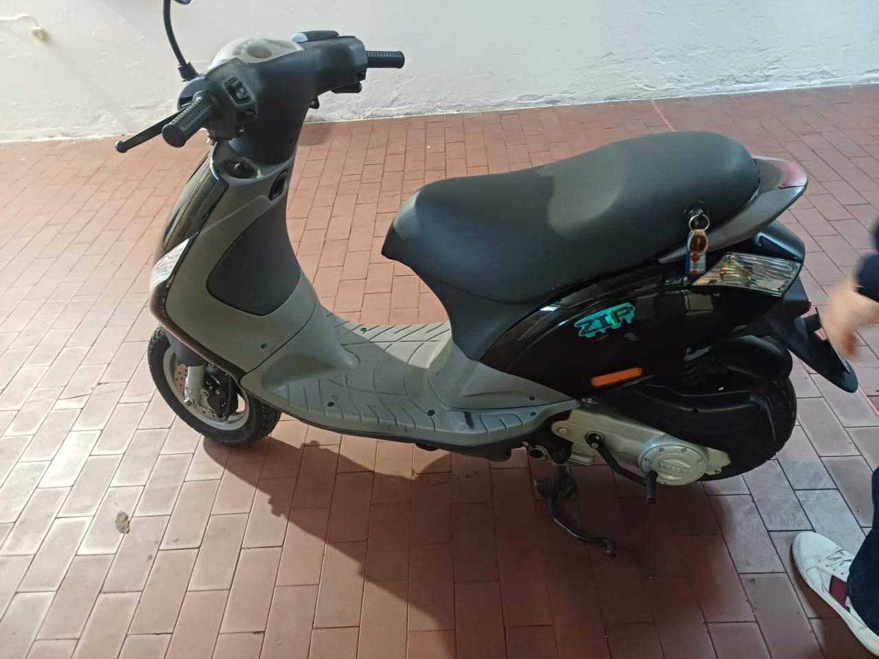 Piaggio Zip +